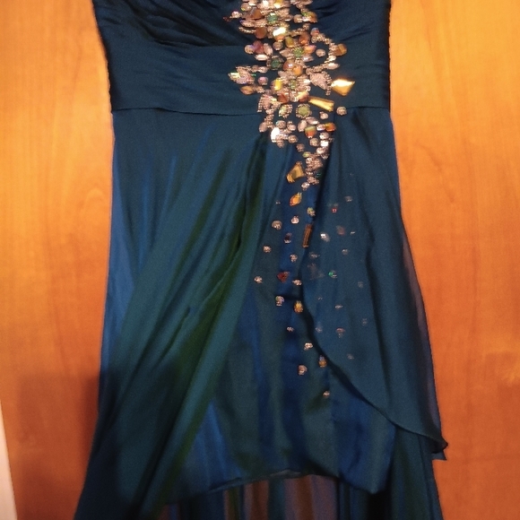 Blue iridescent, strapless, detailed gown - Picture 5 of 7